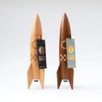 NAM-00087-light-and-dark-rocket-grinder-with-tags