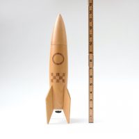 NAM-00087-light-rocket-grinder-with-wooden-ruler